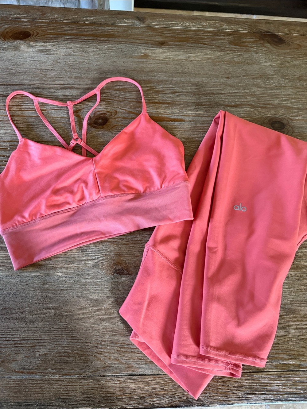 ALO Yoga Coral 7/8 airlift leggings size L matching Bra size small